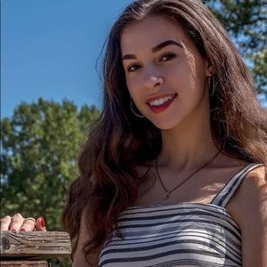 Meet your Posher, Katelyn